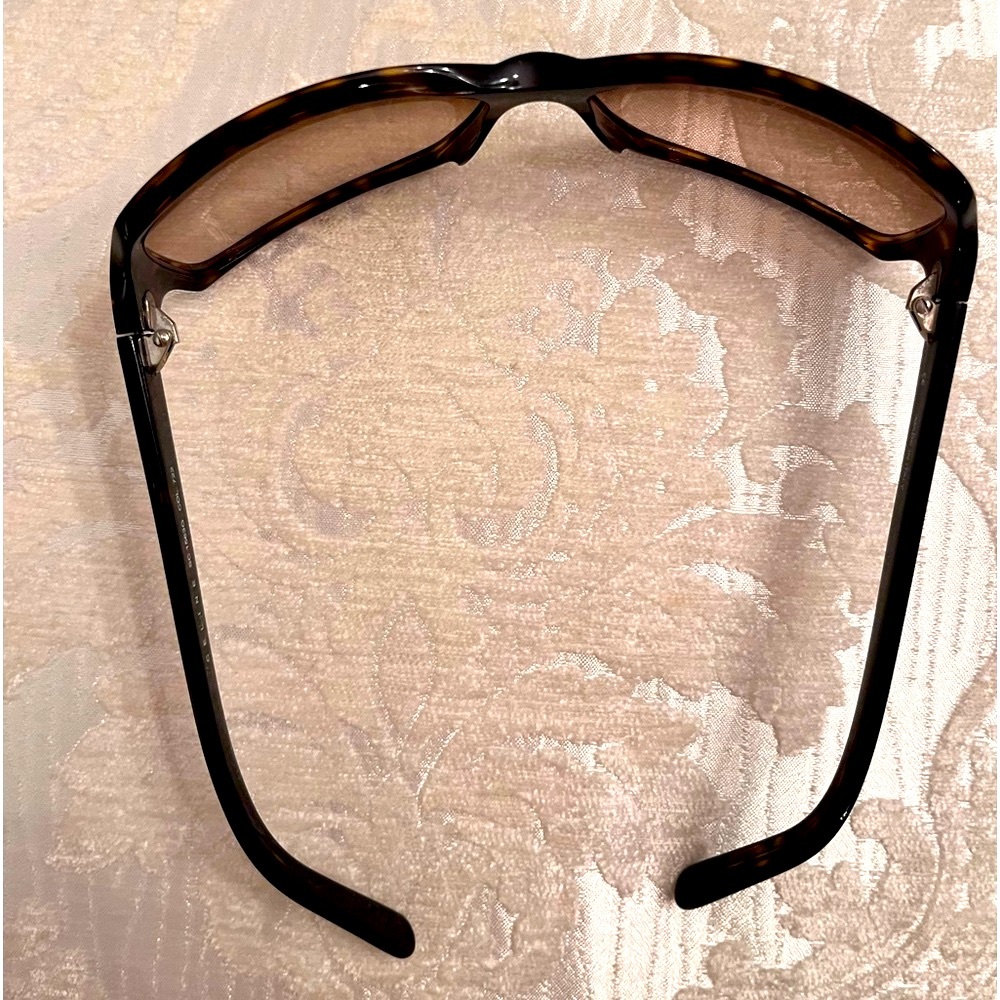 Celine Luxury Tortoise shell sunglasses mint condition.No signs of wear.Look new - Picture 6 of 13
